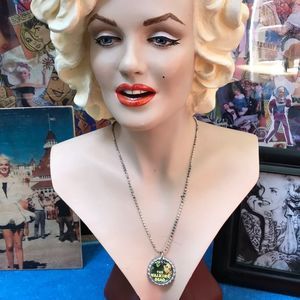 Vintage 🎬M͟͞O͟͞V͟͞I͟͞E͟͞S͟͞ necklace #walkingdead